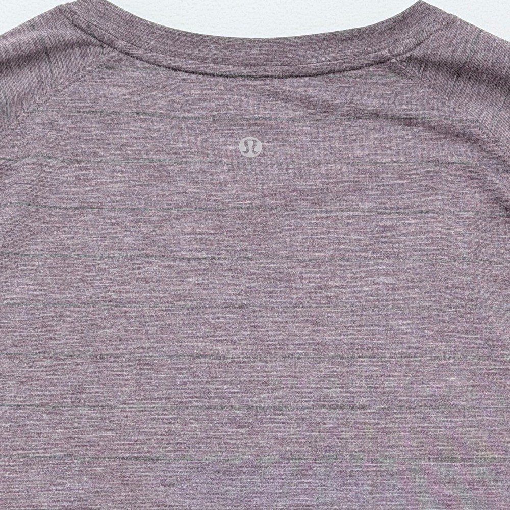 Lululemon Metal Vent Tech V-Neck Shirt Mens Large Mauve Purple Excellent - Picture 2 of 5